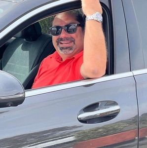 Meet your Posher, Farzin